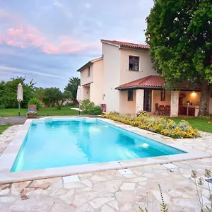 https://villa-altra.in-istria.net